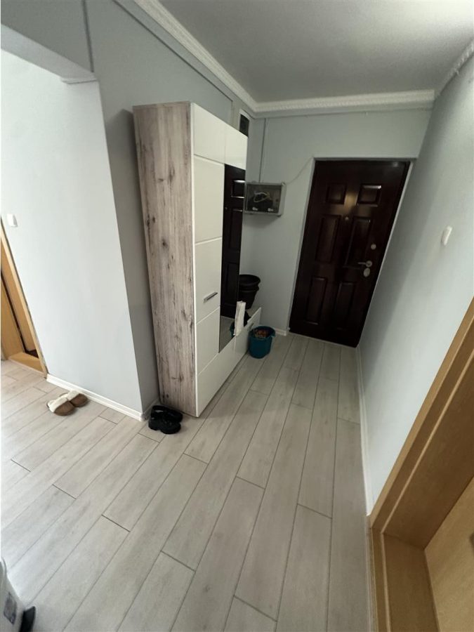 Decomandat, model mare cu 2 bai in zona Bucovina - foto 5