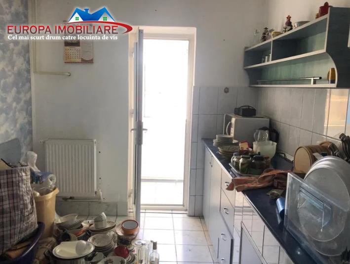 Apartament 3 camere de vanzare zona centrala Tulcea - foto 4