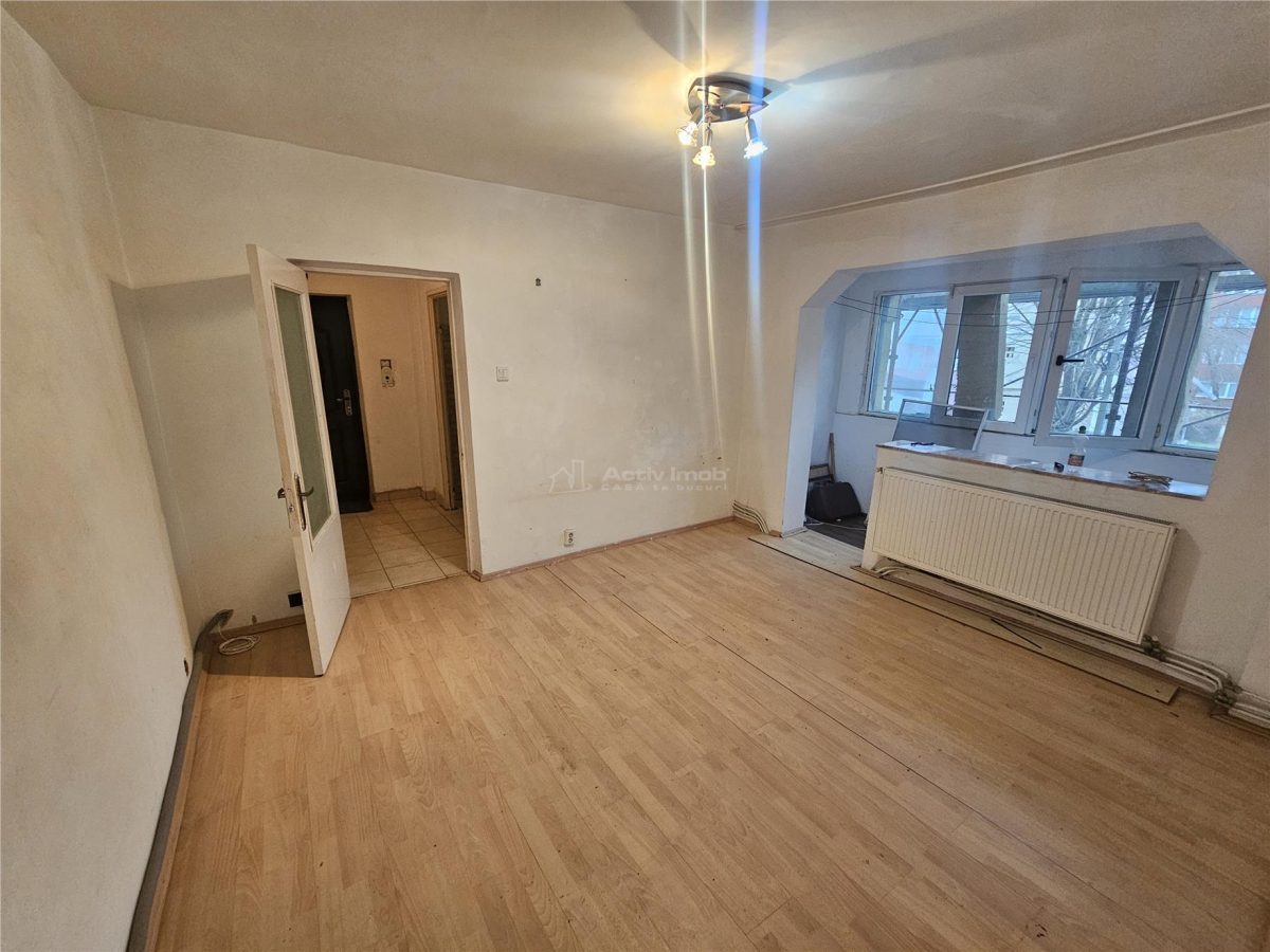 Resita, 2 Cam. Cf. 1, Et. 1, Micro 2 - foto 2