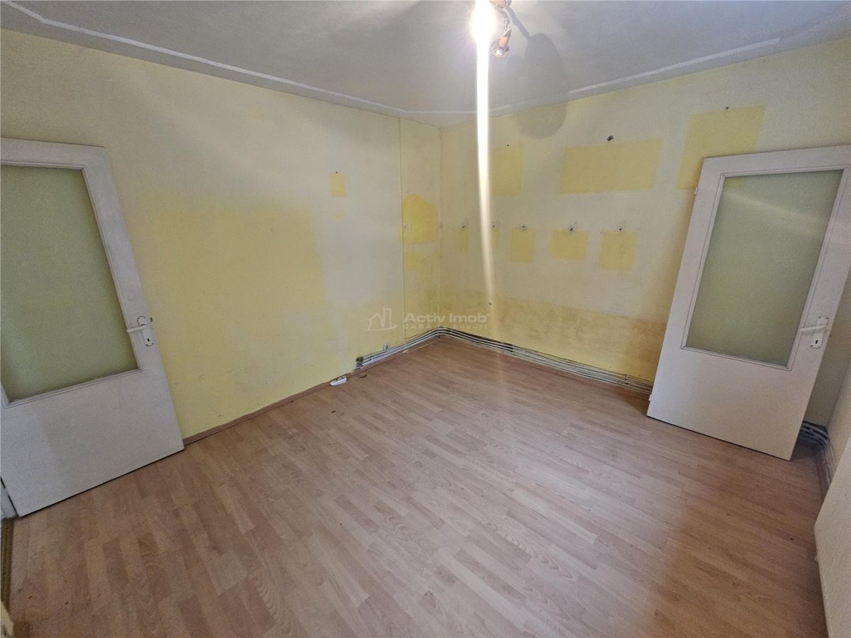 Resita, 2 Cam. Cf. 1, Et. 1, Micro 2 - foto 14