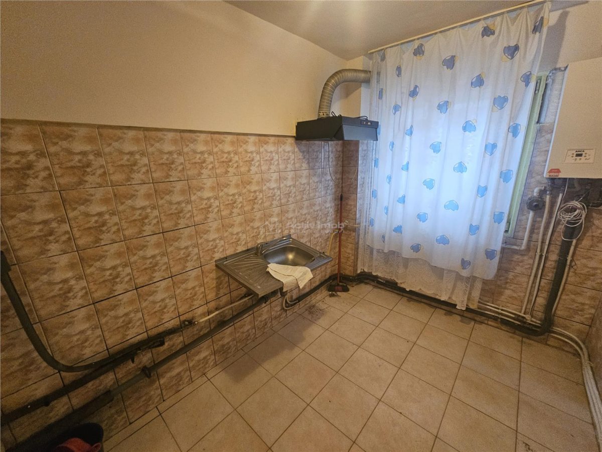 Resita, 2 Cam. Cf. 1, Et. 1, Micro 2 - foto 16