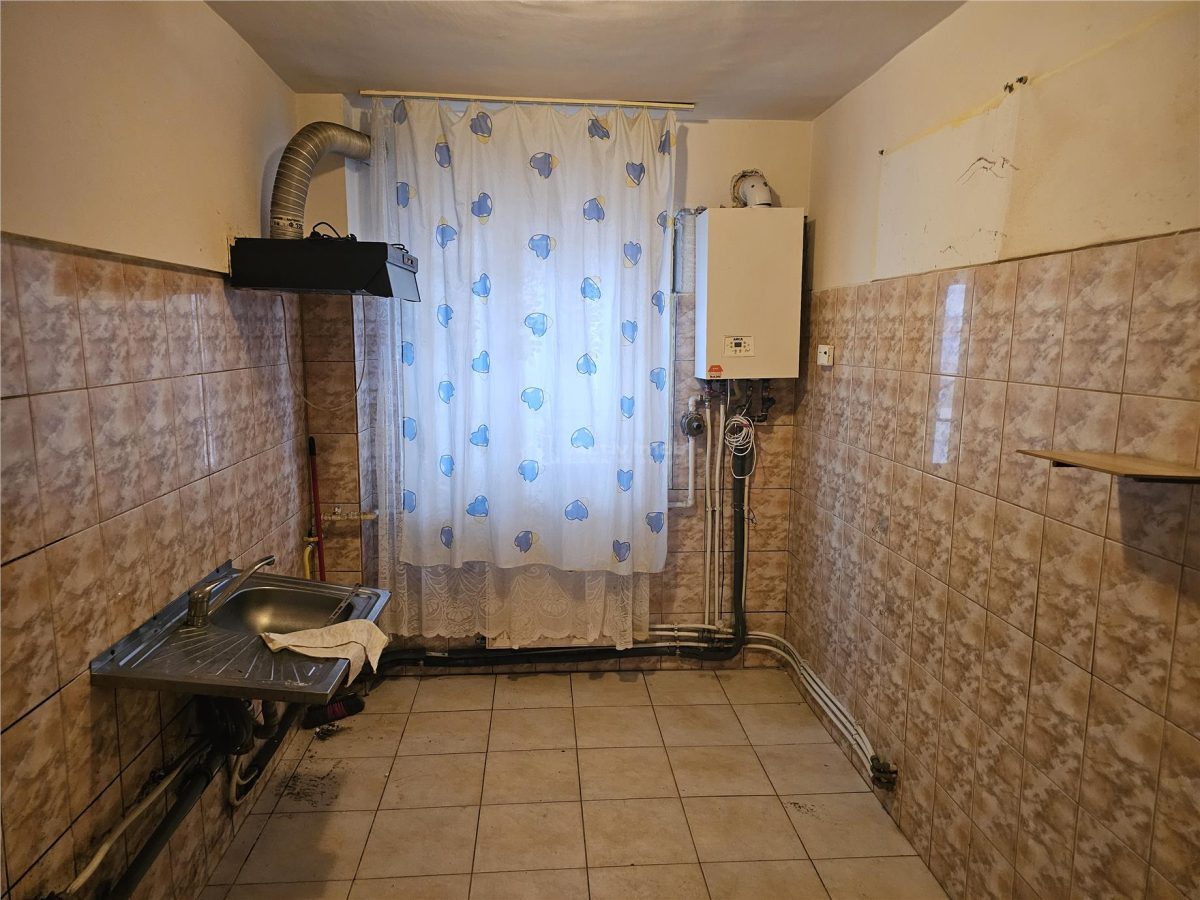 Resita, 2 Cam. Cf. 1, Et. 1, Micro 2 - foto 6