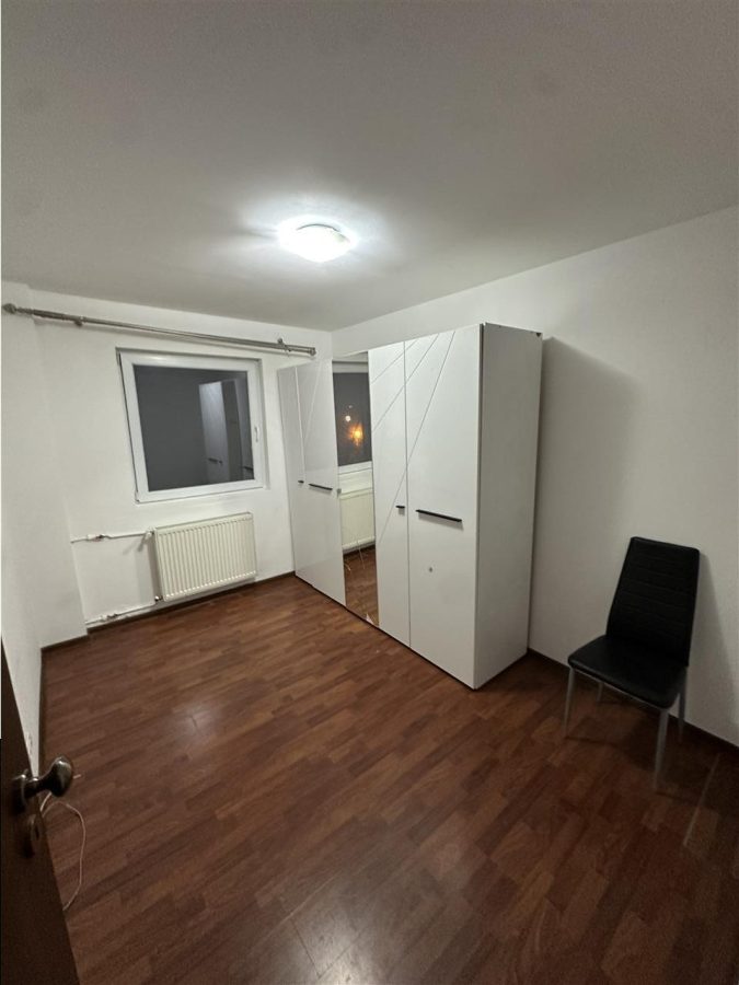 3 camere etaj 1 langa Mall - foto 6