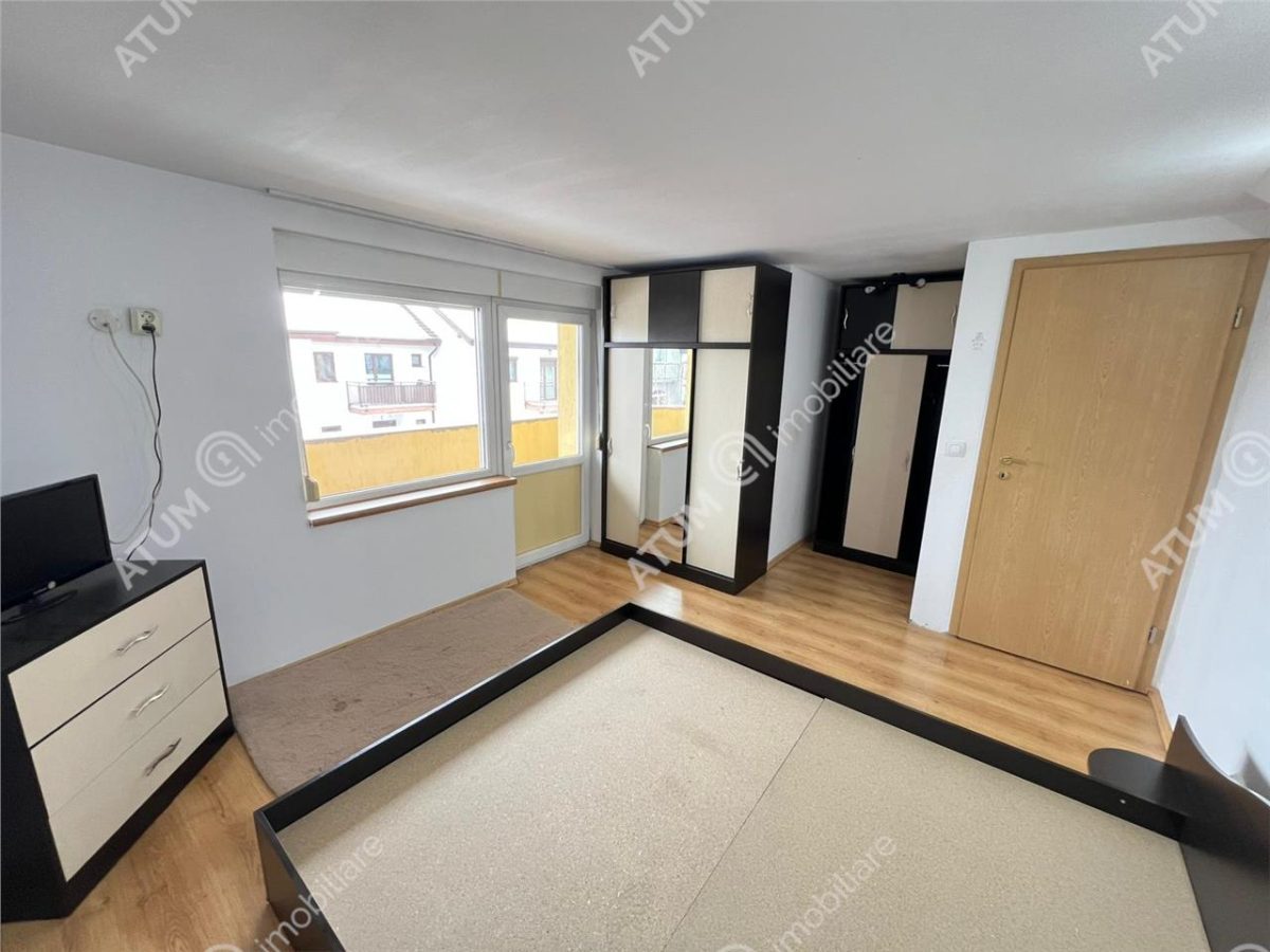 Casa individuala 8 camere 2 garaje 500 mp teren zona Selimbar - foto 14