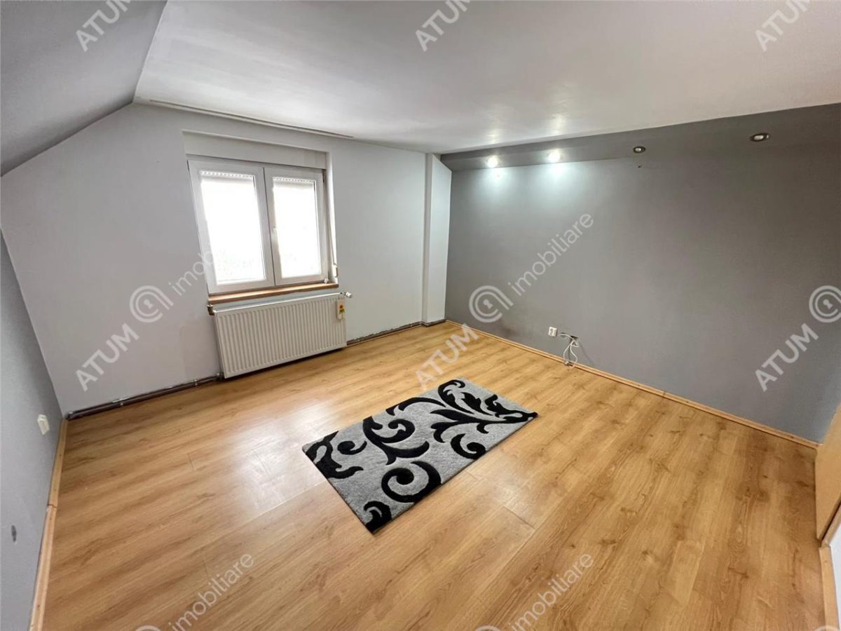 Casa individuala 8 camere 2 garaje 500 mp teren zona Selimbar - foto 15