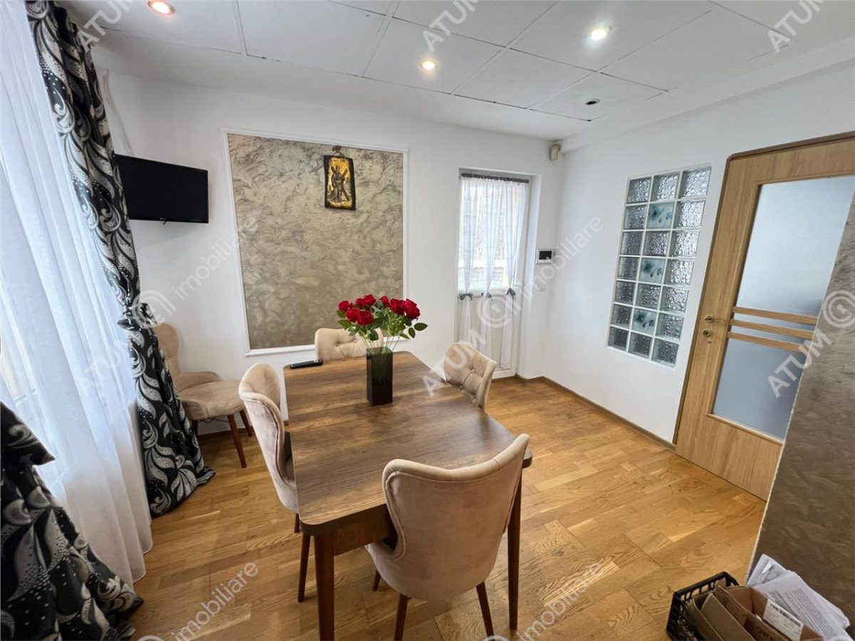 Casa individuala 8 camere 2 garaje 500 mp teren zona Selimbar - foto 18