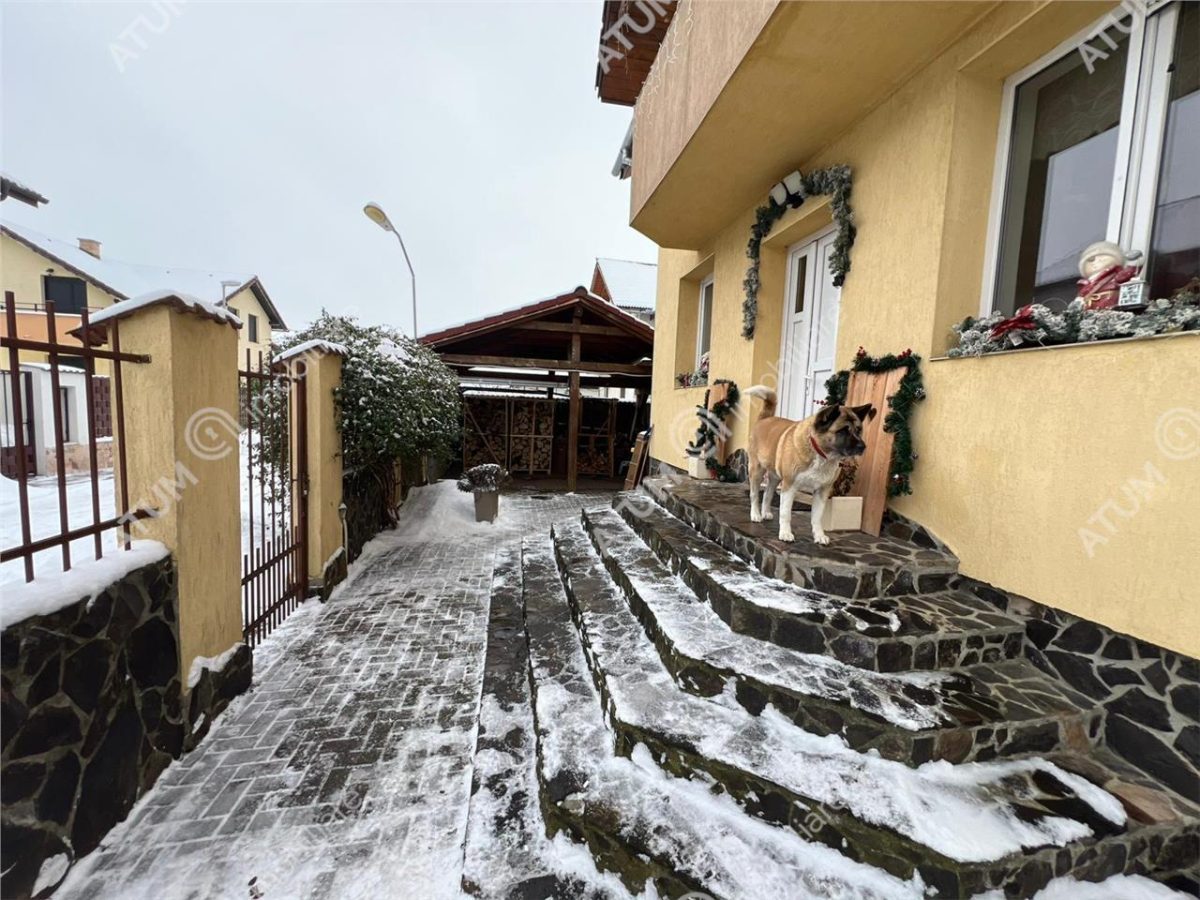 Casa individuala 8 camere 2 garaje 500 mp teren zona Selimbar - foto 20