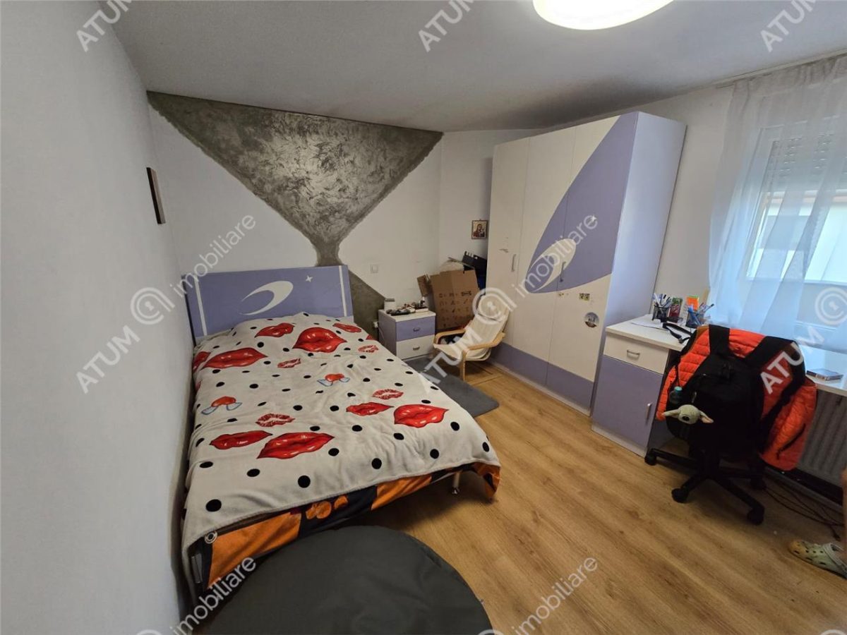 Casa individuala 8 camere 2 garaje 500 mp teren zona Selimbar - foto 8