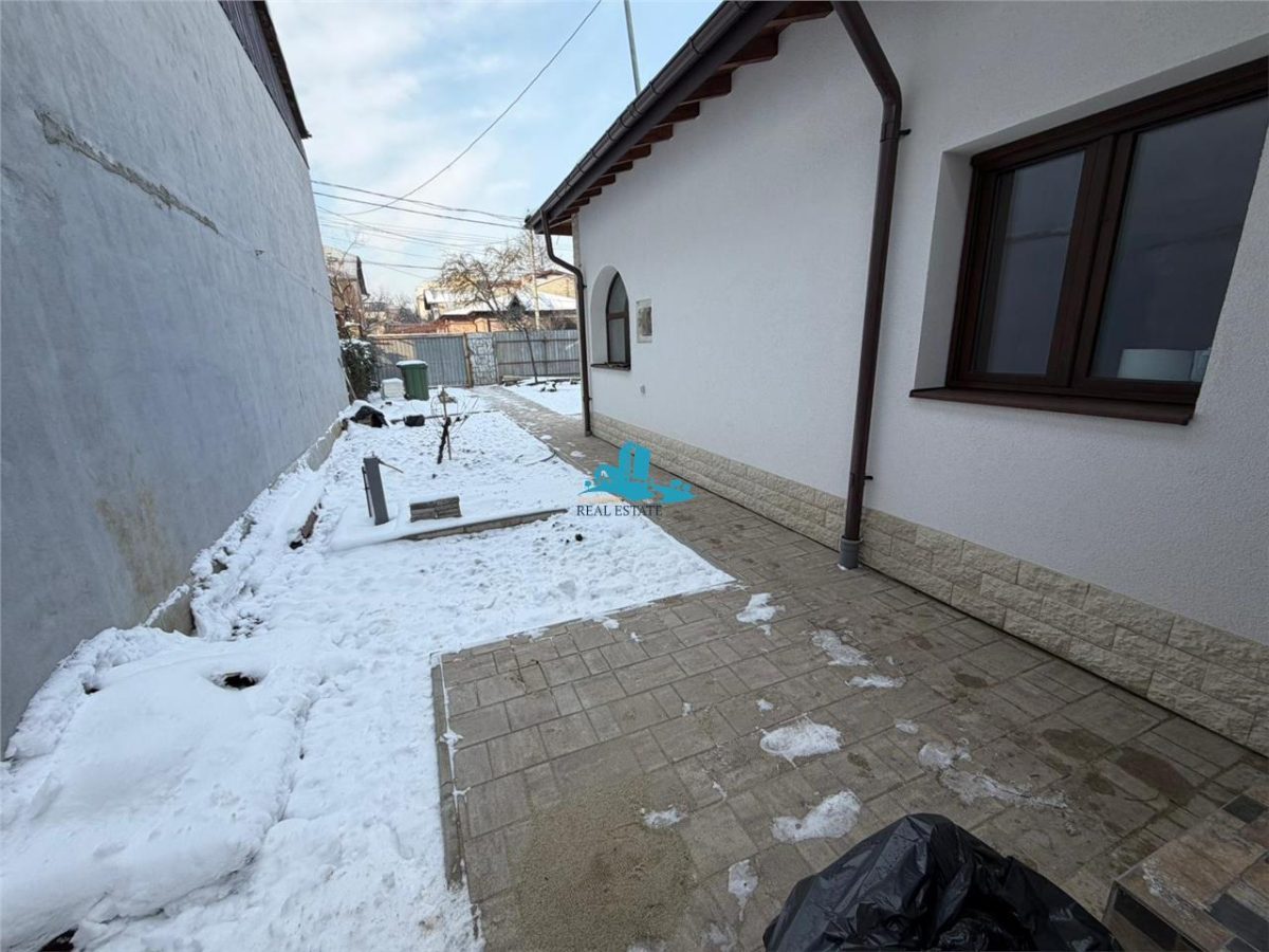 Vanzare casa 3 camere, 2 bai, curte 300 mp, Parc Bazilescu, renovata integral - foto 2