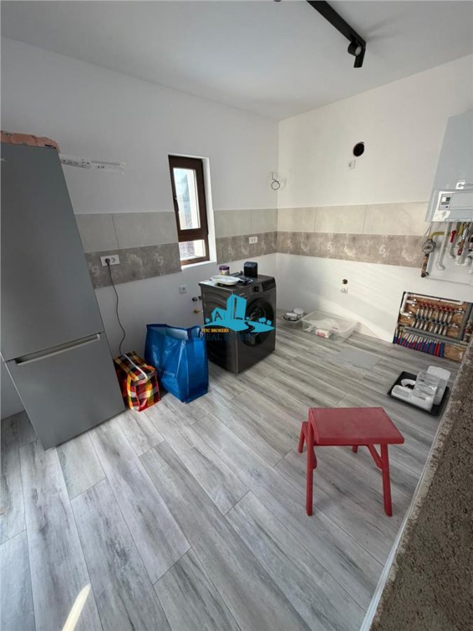 Vanzare casa 3 camere, 2 bai, curte 300 mp, Parc Bazilescu, renovata integral - foto 11