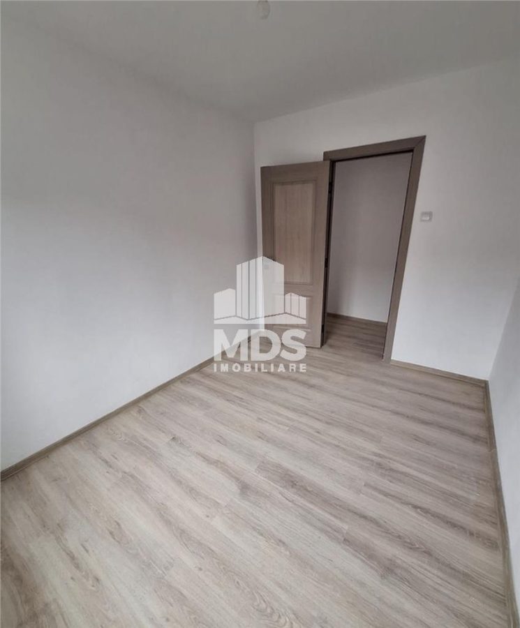 4 camere etaj intermediar langa Mall renovat recent - foto 2