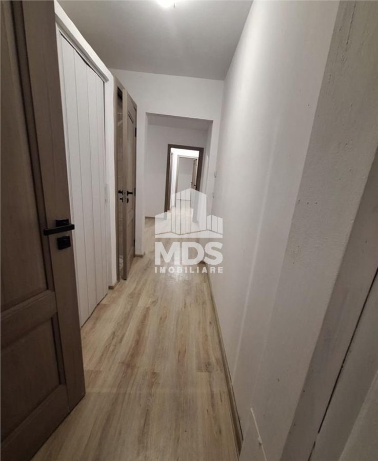 4 camere etaj intermediar langa Mall renovat recent - foto 14