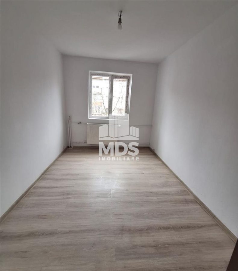 4 camere etaj intermediar langa Mall renovat recent - foto 3