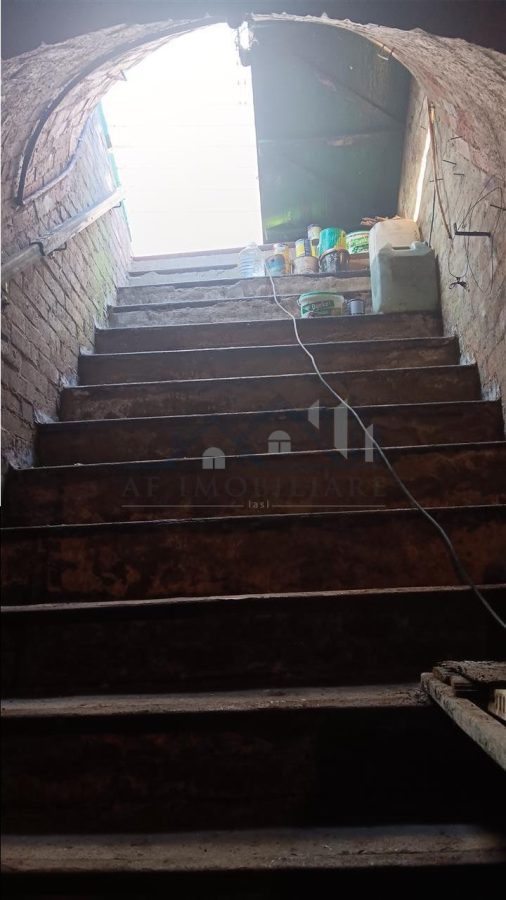 Tatarasi zona Piata Chirila teren 576mp cu casa si anexe (pretabil  si privatizare) - foto 11