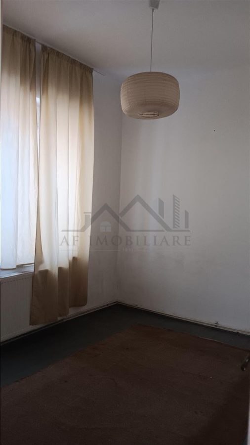 Tatarasi zona Piata Chirila teren 576mp cu casa si anexe (pretabil  si privatizare) - foto 4