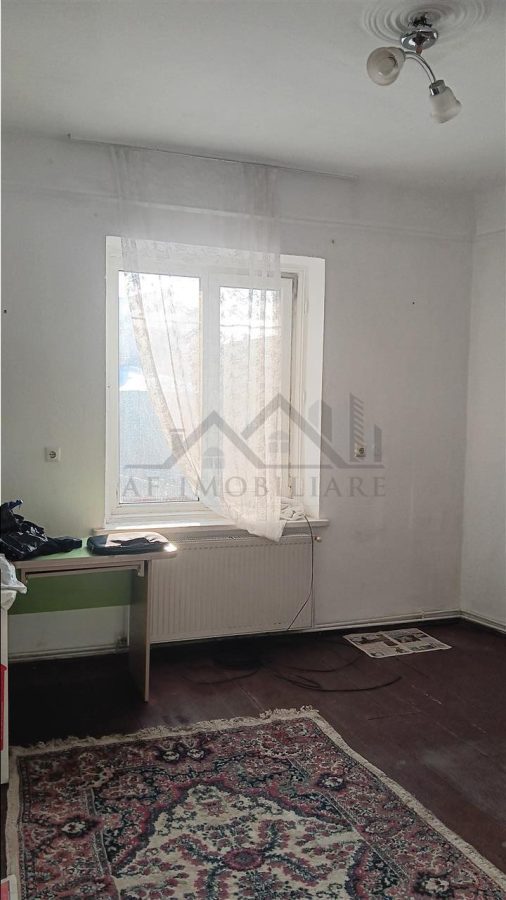 Tatarasi zona Piata Chirila teren 576mp cu casa si anexe (pretabil  si privatizare) - foto 5