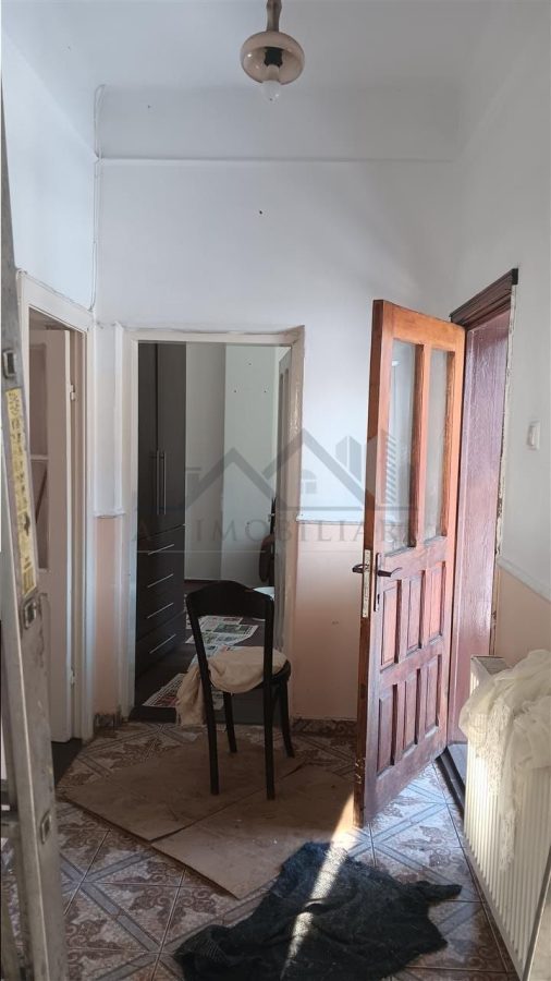 Tatarasi zona Piata Chirila teren 576mp cu casa si anexe (pretabil  si privatizare) - foto 6