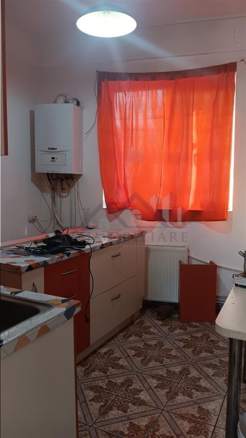 Tatarasi zona Piata Chirila teren 576mp cu casa si anexe (pretabil  si privatizare) - foto 9