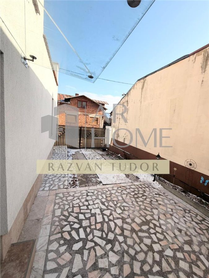 Casa 5 camere lux , cu garaj , beci ,  Ploiesti , ultracentral - foto 16