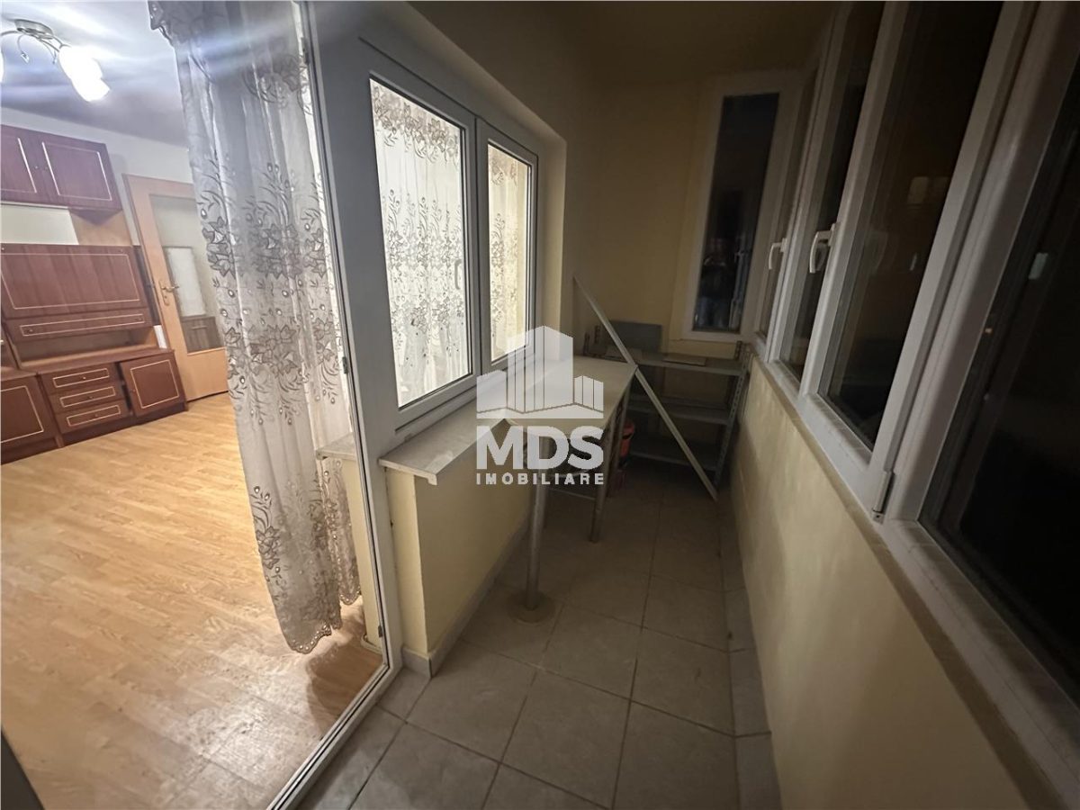 56mp, mobilat si utilat in bloc anvelopat lingă piata Doina - foto 9