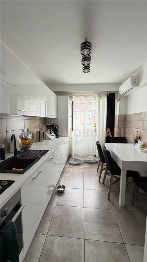 Apartament 4 camere, zona Hortensiei - foto 3