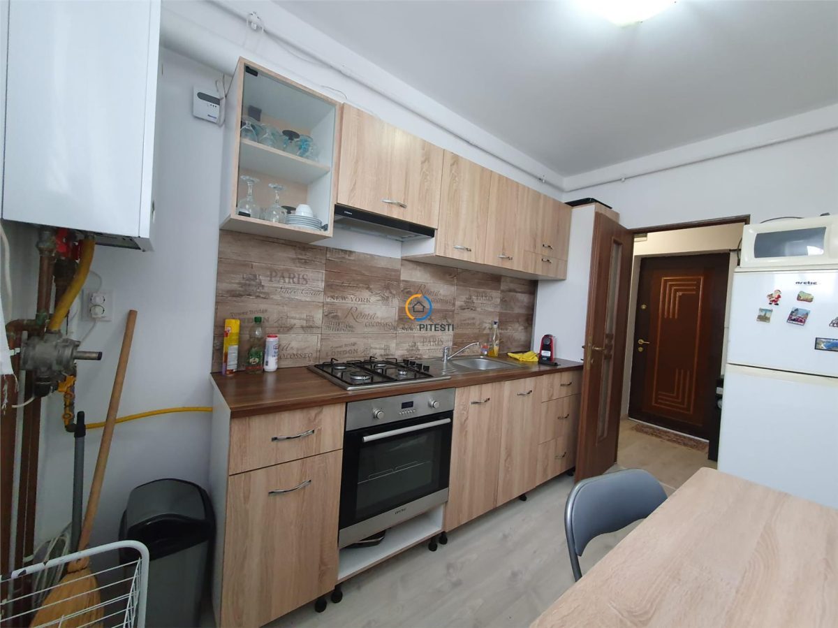 Închiriere apartament 4 camere Ultracentral - 