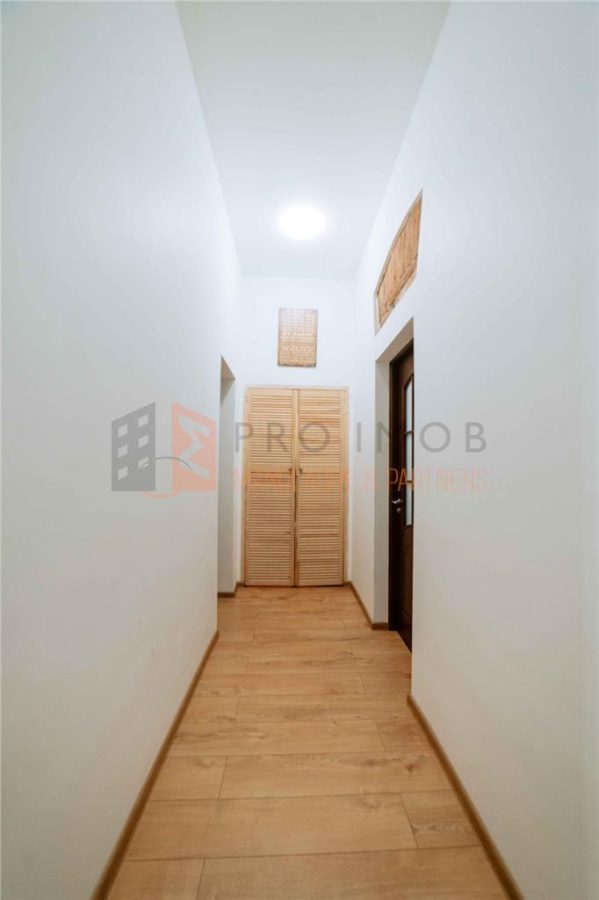 Apartament 3 camere cf 1 decomandat zona Centru - foto 12