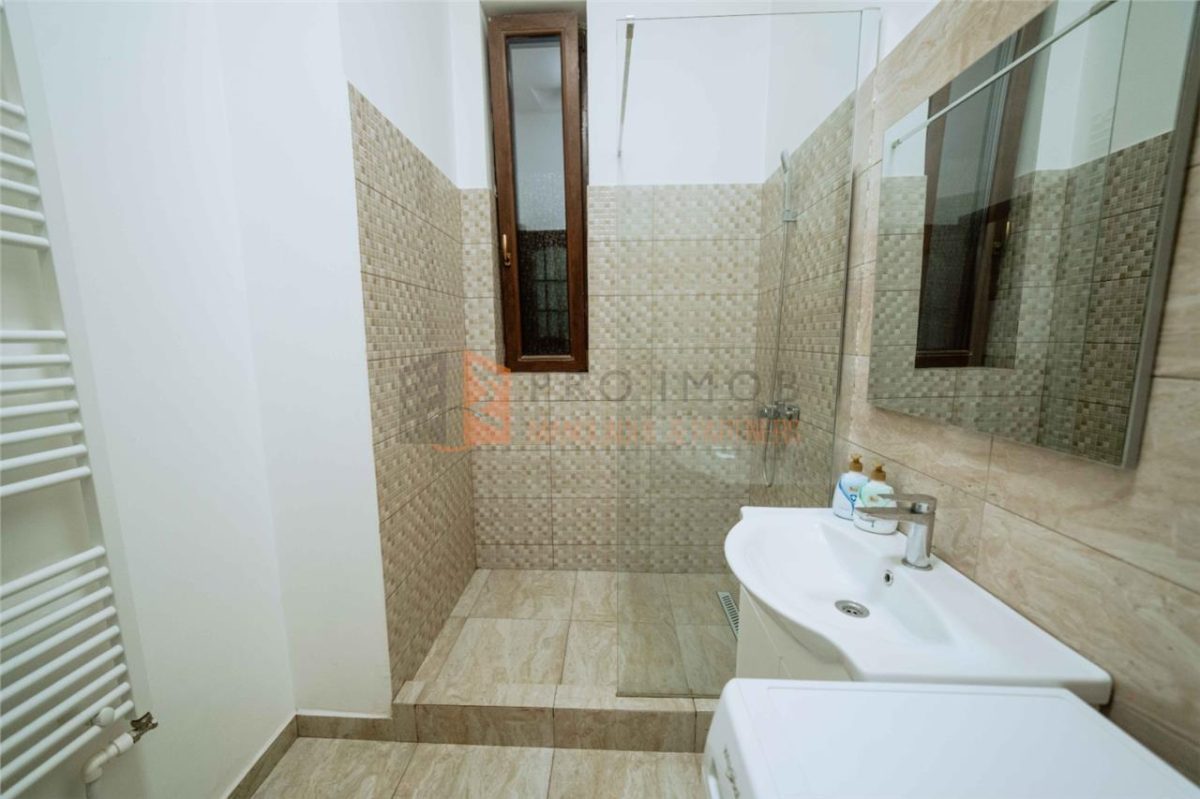 Apartament 3 camere cf 1 decomandat zona Centru - foto 15