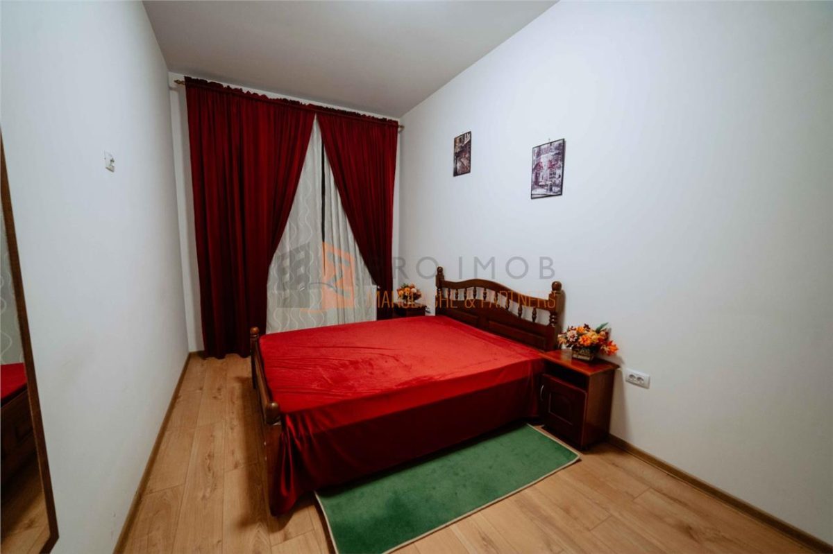 Apartament 3 camere cf 1 decomandat zona Centru - foto 4