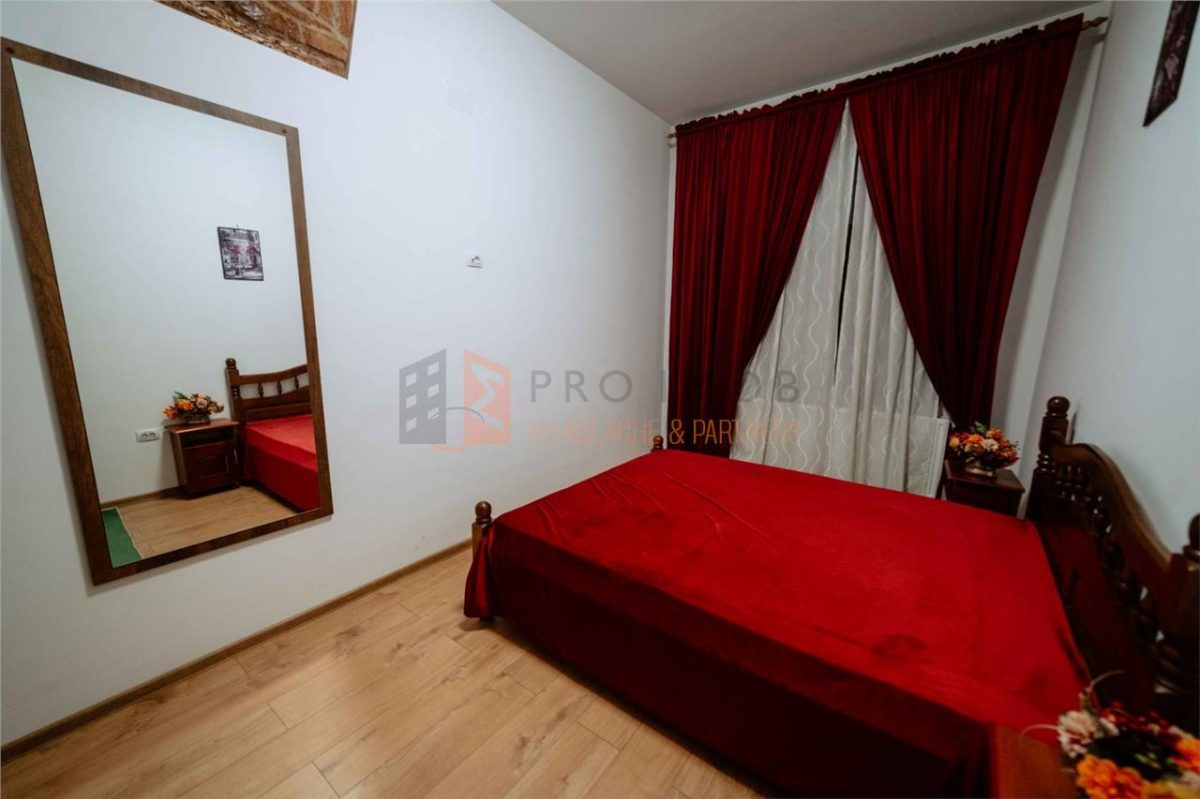 Apartament 3 camere cf 1 decomandat zona Centru - foto 5