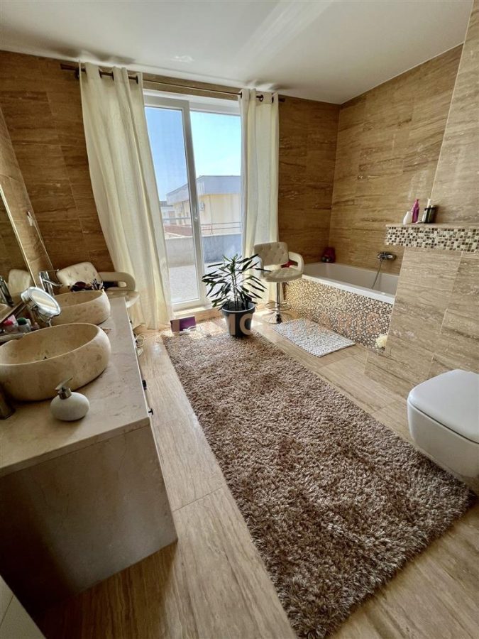 Penthouse de vanzare, zona Hotel Europa - foto 14