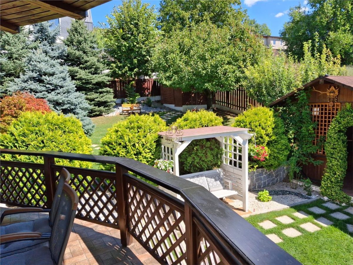 Vila eleganta -  proiect deosebit crama garaj sala de fitnes foisor si 825m teren Plopii fara sot Bucium.Comision 0! - 