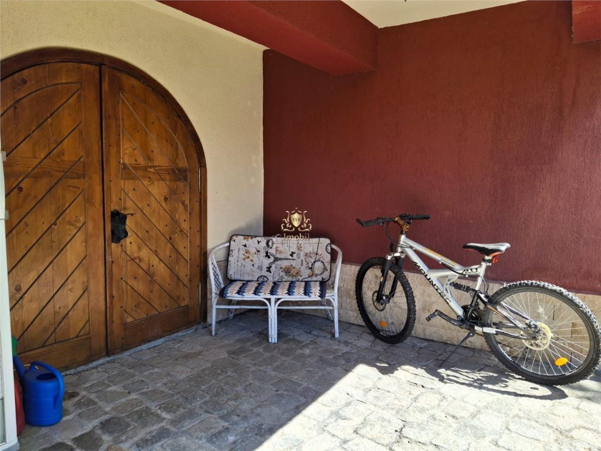 Vila eleganta -  proiect deosebit crama garaj sala de fitnes foisor si 825m teren Plopii fara sot Bucium.Comision 0! - foto 13