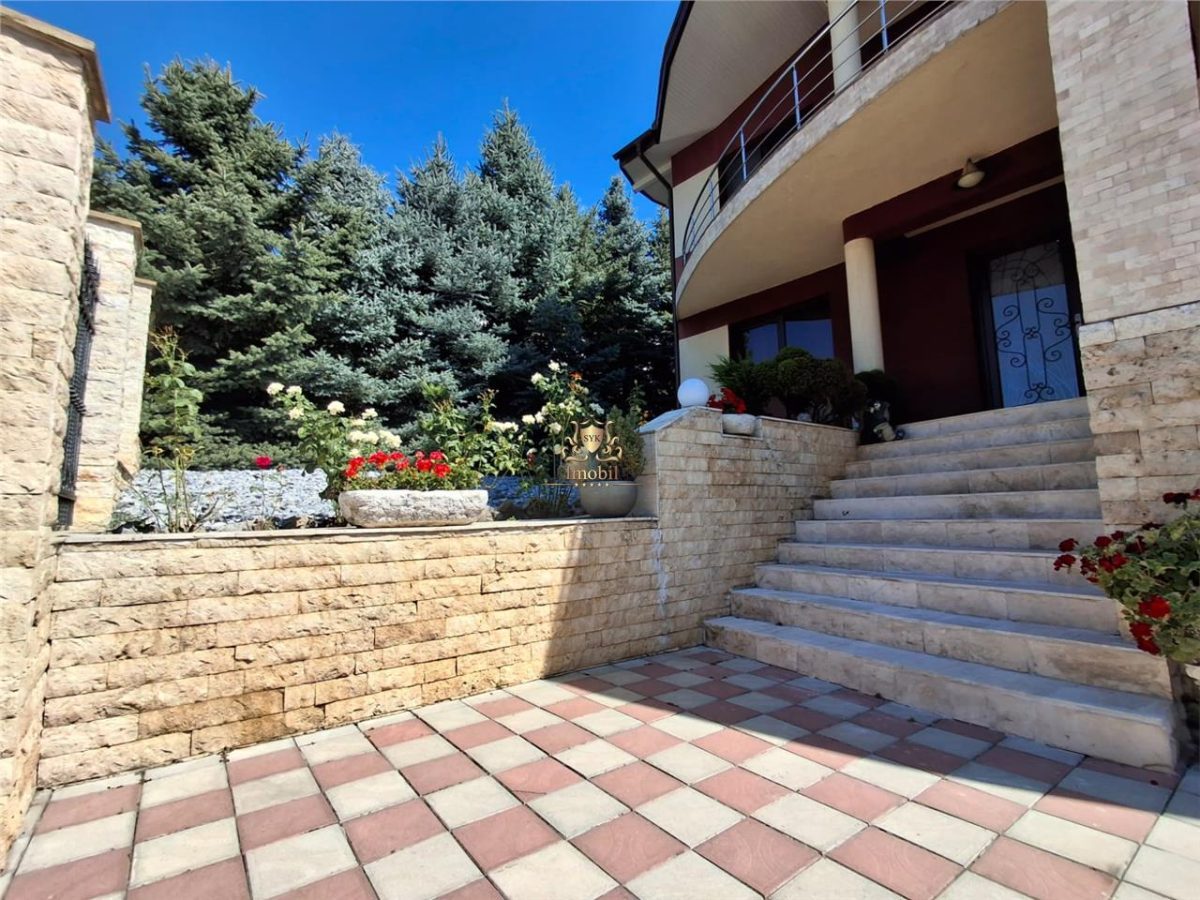 Vila eleganta -  proiect deosebit crama garaj sala de fitnes foisor si 825m teren Plopii fara sot Bucium.Comision 0! - foto 3