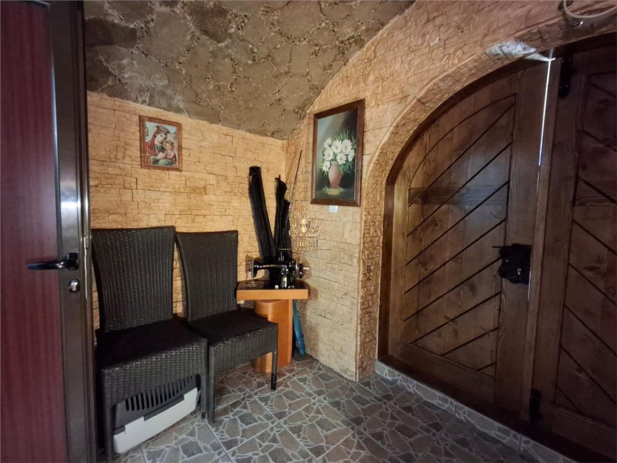 Vila eleganta -  proiect deosebit crama garaj sala de fitnes foisor si 825m teren Plopii fara sot Bucium.Comision 0! - foto 24