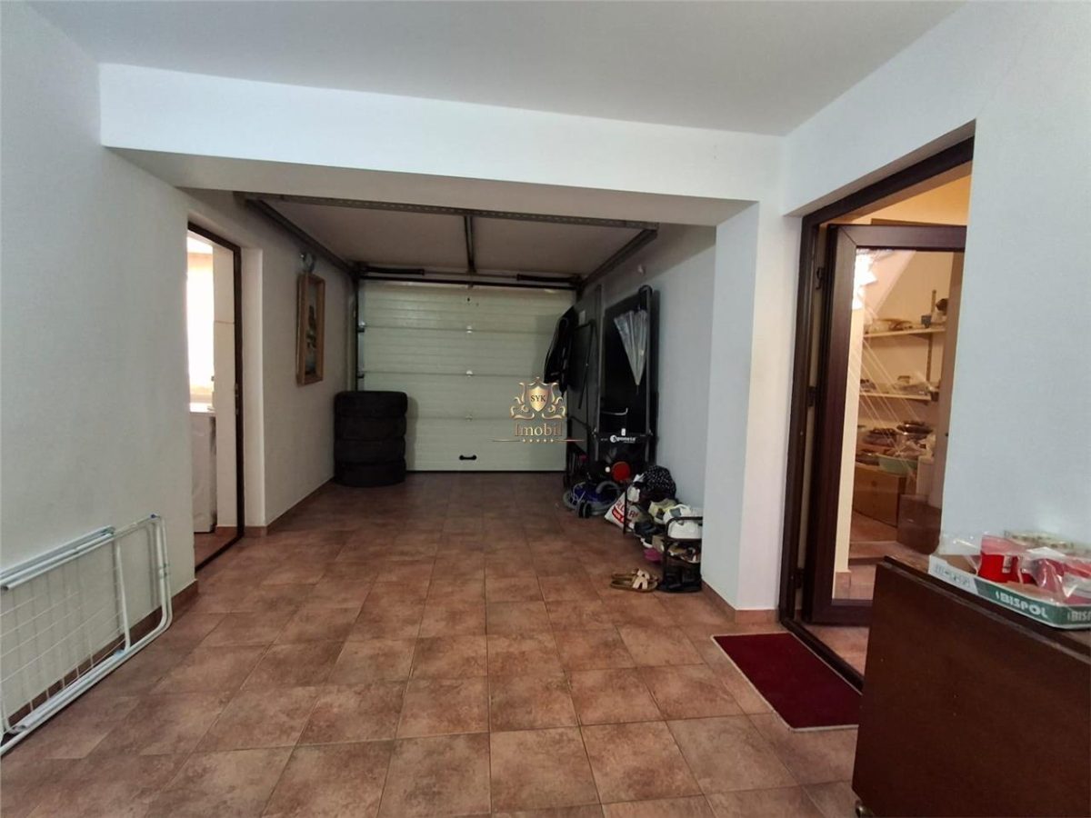 Vila eleganta -  proiect deosebit crama garaj sala de fitnes foisor si 825m teren Plopii fara sot Bucium.Comision 0! - foto 25