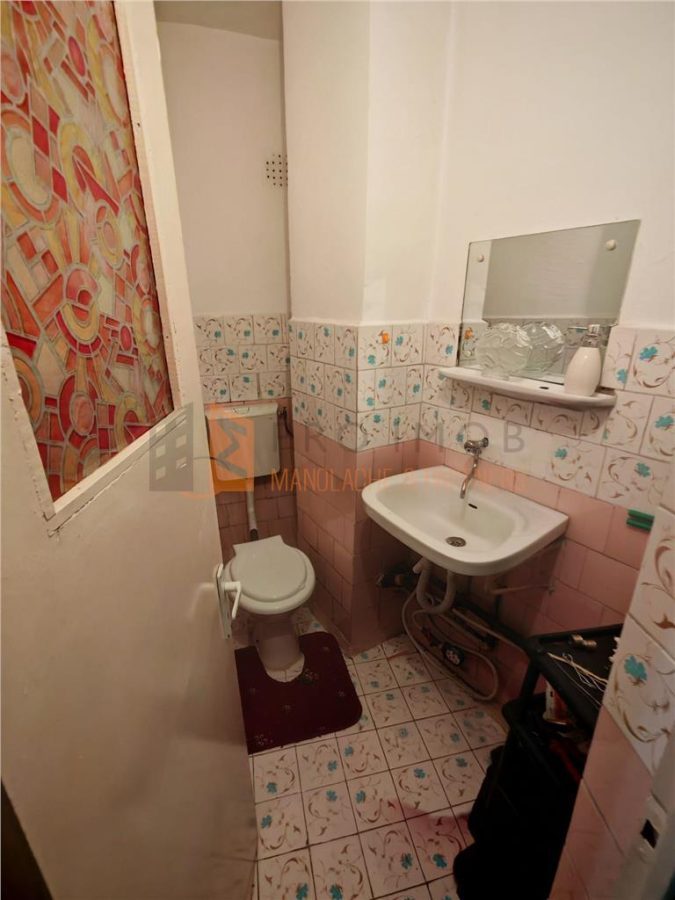 Apartament 3 camere cf 1 decomandat zona Centru - foto 7