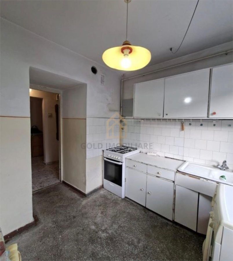 De vânzare â€“ Apartament 4 camer ultracentral Strada Victoriei (lâng? ?coala Avram Iancu) - foto 2