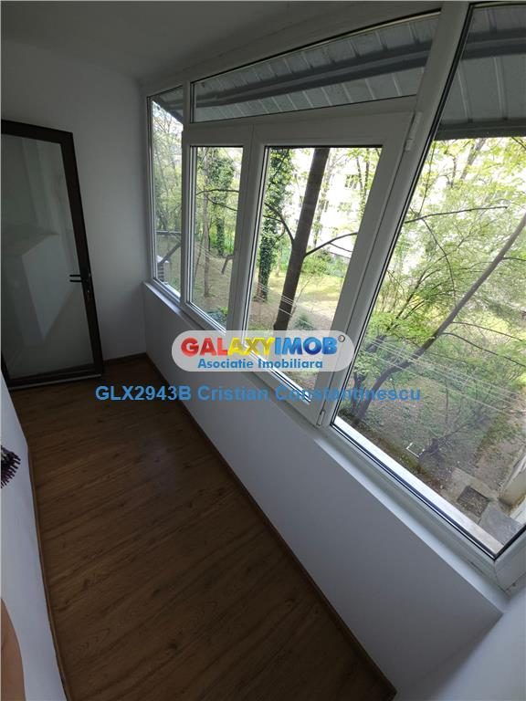 Apartament 3 camere decomandat,etaj 1,Titan , Metrou 1 Decembrie 1918 - 