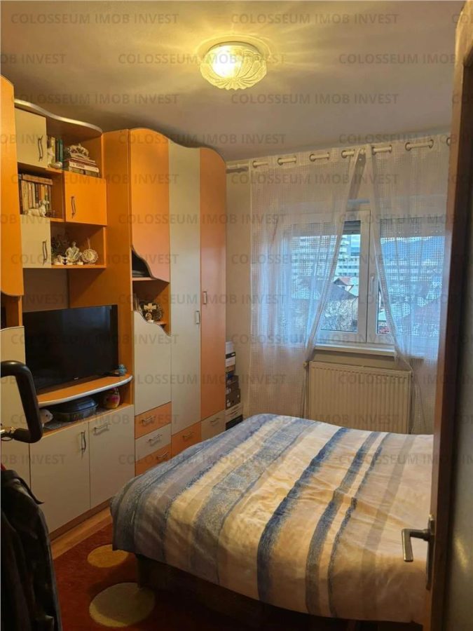 Apartament cu 3 camere, decomandat - zona Racadau - foto 2