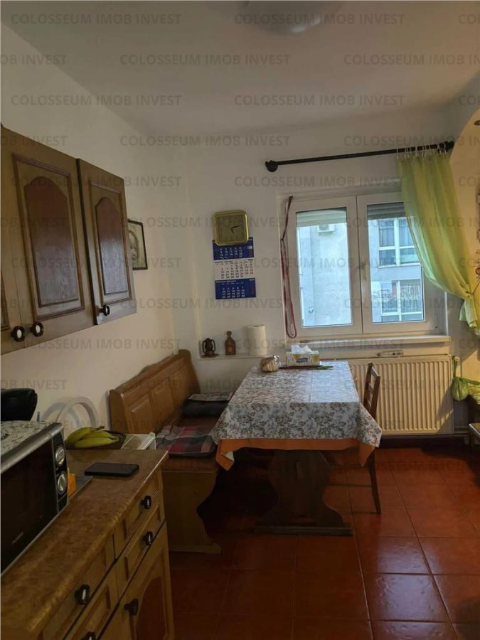 Apartament cu 3 camere, decomandat - zona Racadau - foto 4