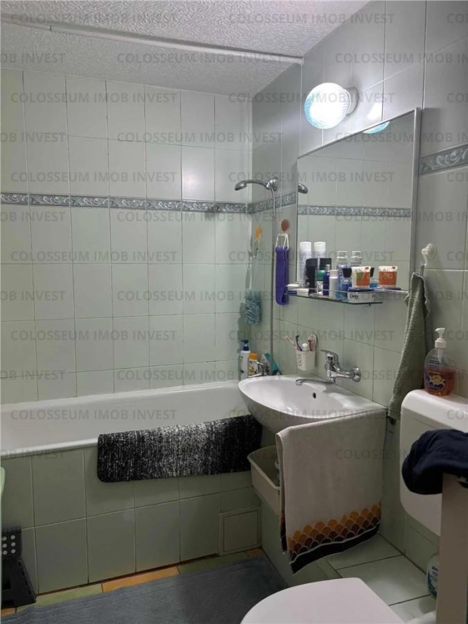 Apartament cu 3 camere, decomandat - zona Racadau - foto 7