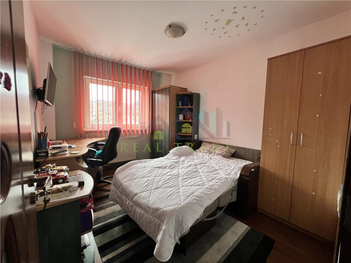 Apartament 4 camere decomandat, etaj intermediar Carpatilor- Lidl - foto 3