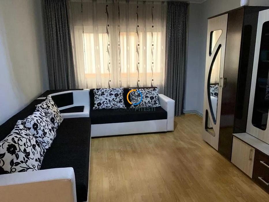 Apartament trei camere Ultracentral-Mioveni, vedere spre Casa de Cultura - 
