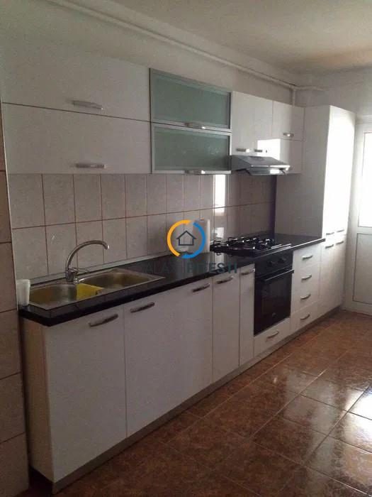 Apartament trei camere Ultracentral-Mioveni, vedere spre Casa de Cultura - foto 2