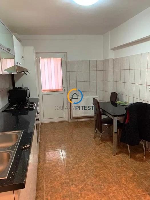 Apartament trei camere Ultracentral-Mioveni, vedere spre Casa de Cultura - foto 3