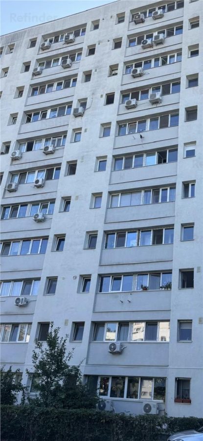 Vanzare garsoniera Titan | bloc de Garsoniere curat, civilizat din 1979 | etaj 9/10 | spatioasa si luminoasa | - 