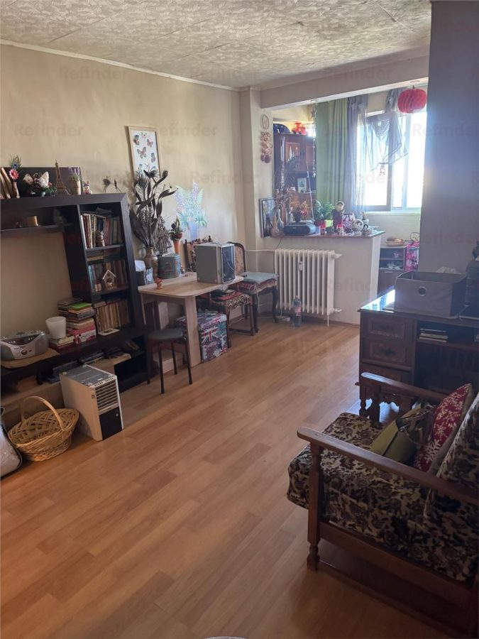 Vanzare garsoniera Titan | bloc de Garsoniere curat, civilizat din 1979 | etaj 9/10 | spatioasa si luminoasa | - foto 2