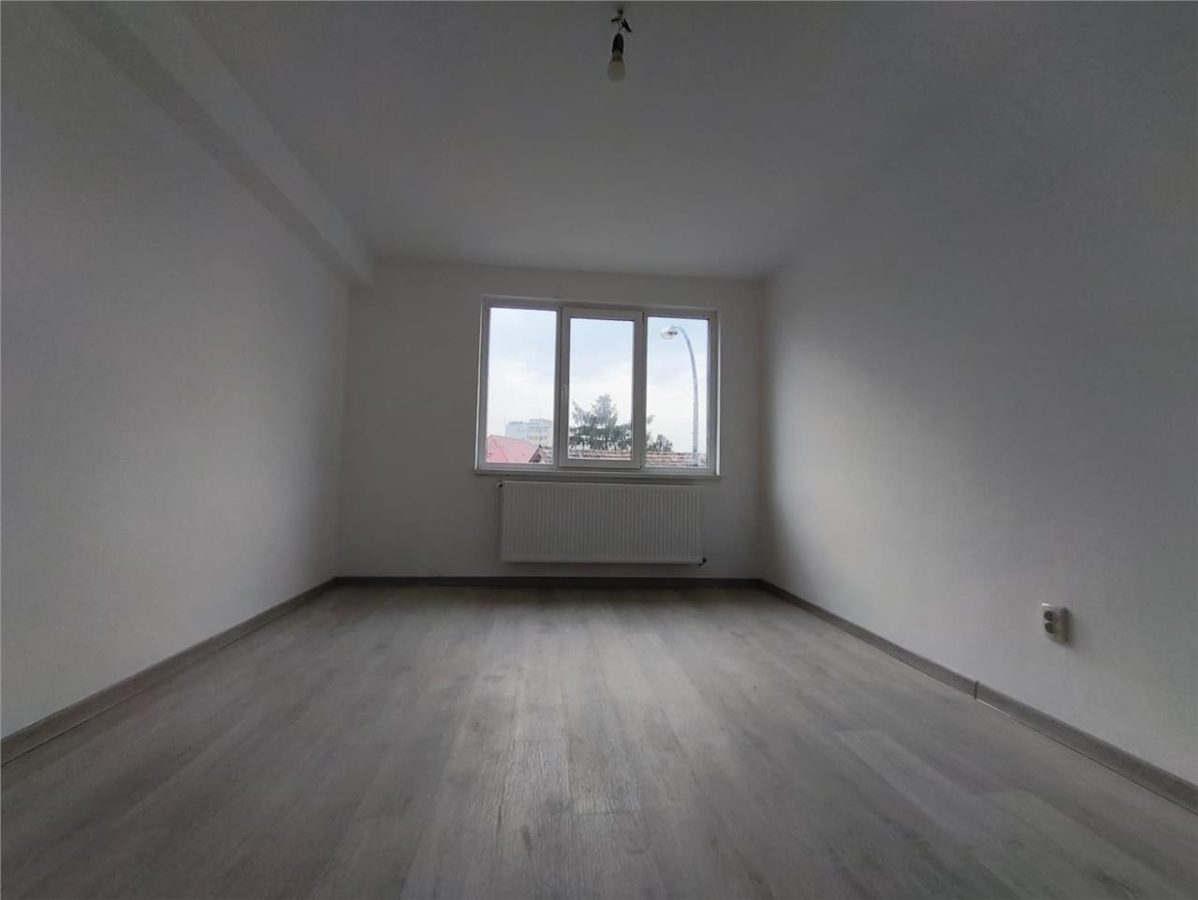 Apartament 2 Camere Et 2 Semicentral Renovat - foto 3