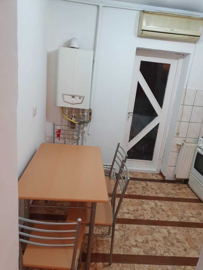 Mobilat si utilat la etajul 3 in Lipovei - foto 2